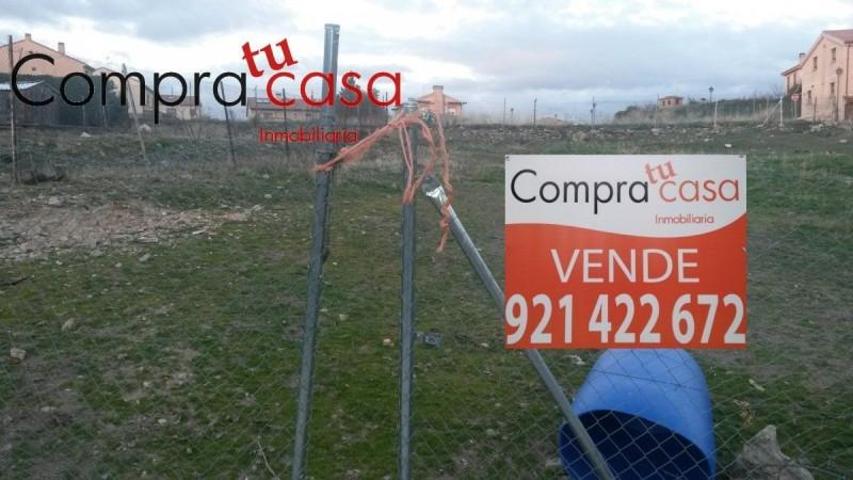 Parcela en venta en Palazuelos de Eresma, Pueblo photo 0