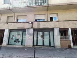 Local comercial en venta en Montcada i Reixac, Vallès Occidental photo 0