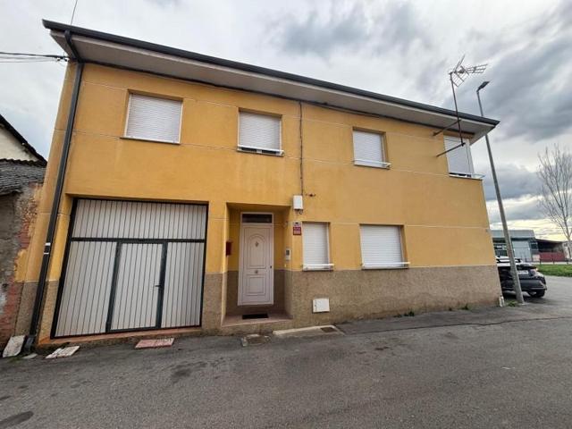 Casa en venta en Camponaraya, Camponaraya photo 0