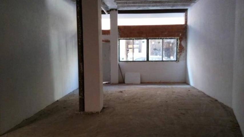 Local comercial en venta en Burgos, Zona sur photo 0