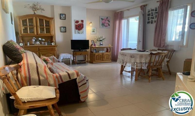 Apartamento en venta en Roses photo 0