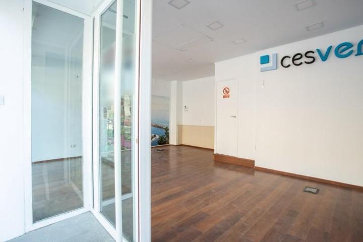 Local comercial en venta en Granada, Camino de ronda photo 0