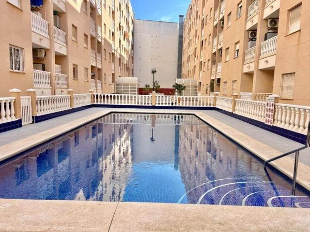 Apartamento en venta en Torrevieja photo 0