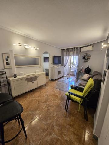 Apartamento en venta en Torrevieja, Centro photo 0