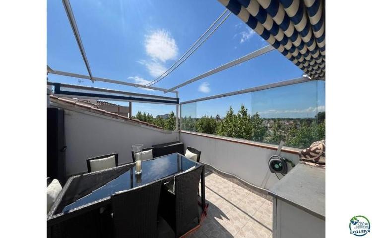 Apartamento en venta en Empuriabrava photo 0