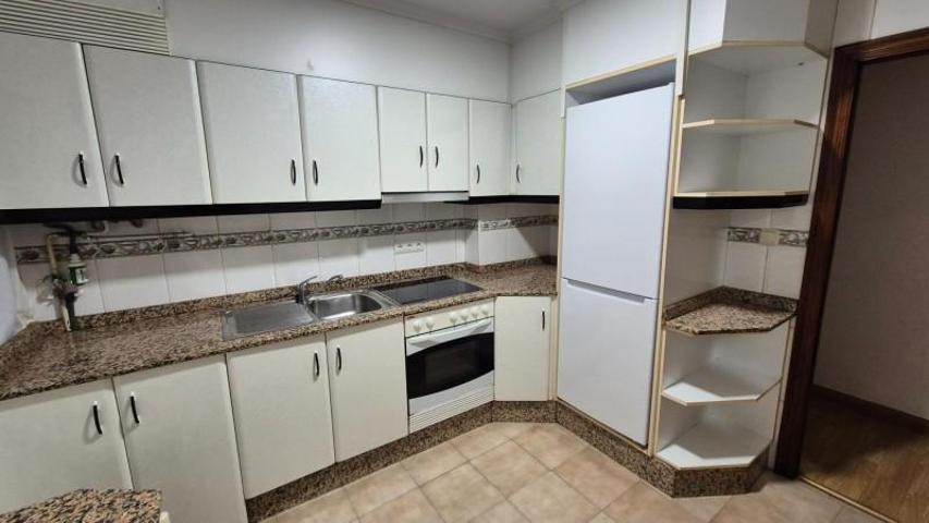 Piso en alquiler en Ponferrada, Flores del sil photo 0