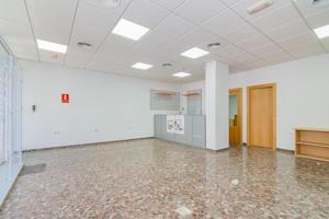 Local comercial en alquiler en Zubia, Centro photo 0