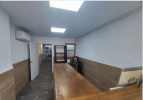 Local comercial en alquiler en Cáceres, HERNAN CORTES photo 0