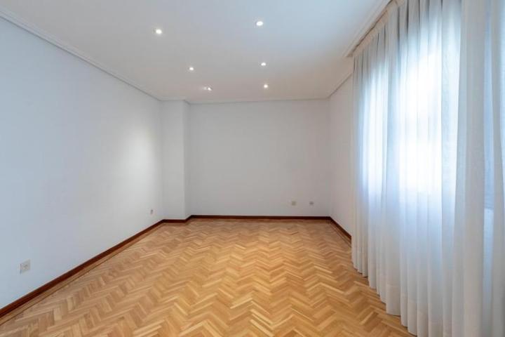 Apartamento en alquiler en Valladolid, Centro photo 0