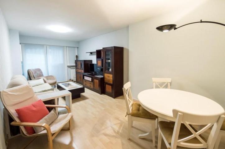 Piso en alquiler en Zaragoza, Miguel Servet photo 0