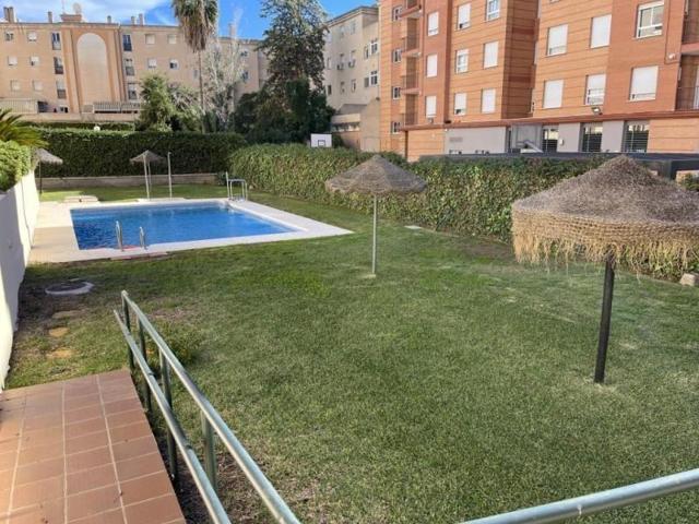 Piso en alquiler en Málaga, Teatinos photo 0