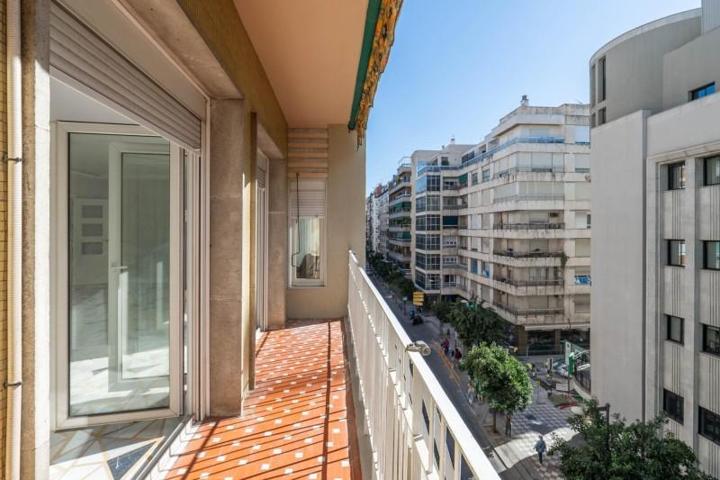 Piso en alquiler en Granada, Centro photo 0