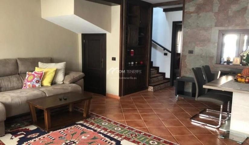 Casa con terreno en alquiler en Guía de Isora photo 0