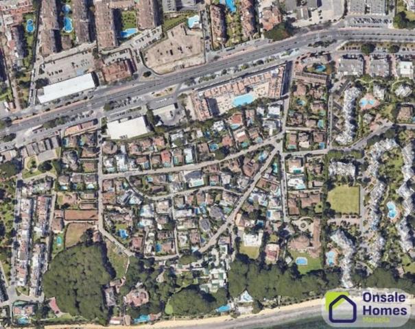 Local comercial en alquiler en Marbella, Lomas de Marbella Club photo 0