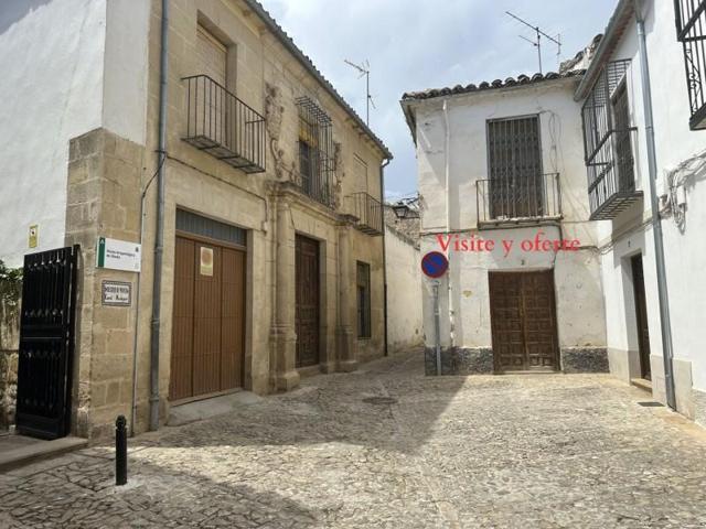 Casa en venta en Úbeda, Ubeda photo 0