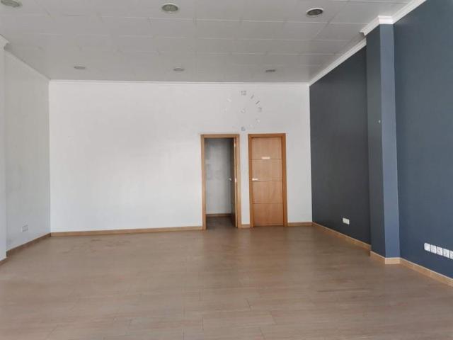Local comercial en venta en Baena, Zona Juncal-San Antón photo 0