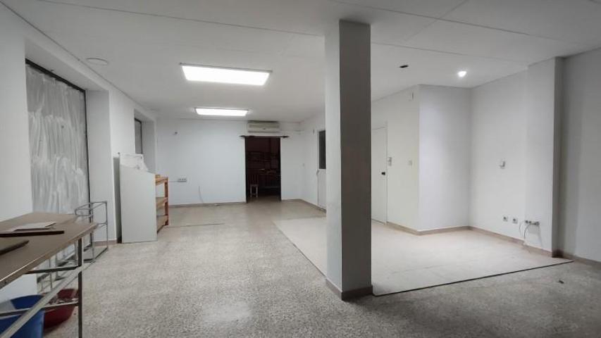 Local comercial en venta en Baena, Casco historico 1 photo 0