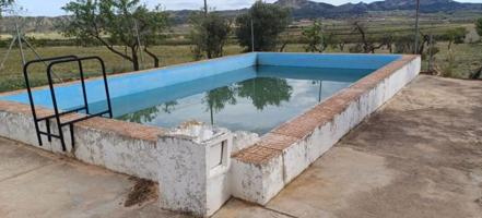 Casa con terreno en venta en Caudete, Castilla la mancha photo 0
