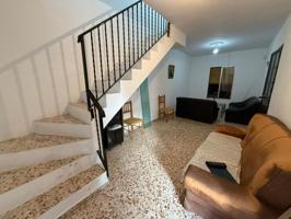 Adosada en venta en Pilas, Andalucia photo 0