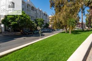 Local comercial en venta en Motril, Av. De Salobreña photo 0