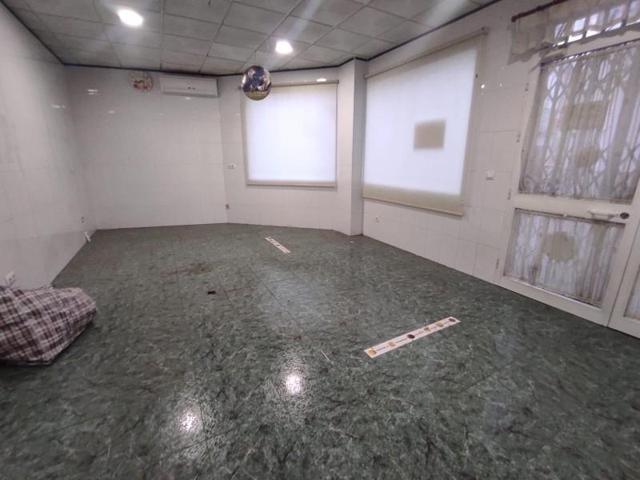 Local comercial en venta en Cabra, Centro photo 0