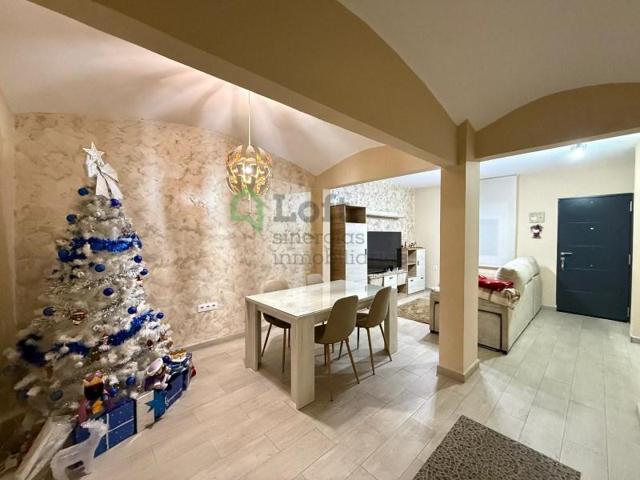 Casa en venta en Badajoz photo 0