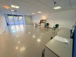 Local comercial en venta en Igualada, Centre photo 0