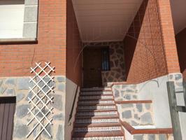 Adosada en venta en Consuegra, Calle Ollerías, 45700 photo 0
