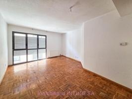 Piso en venta en Tudela, Calle Caldereros, 31500 photo 0
