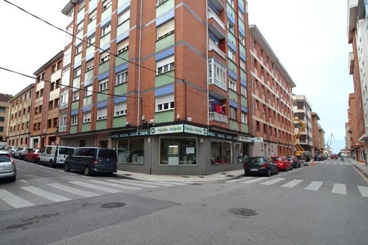 Local comercial en venta en Gijón, Gijón photo 0