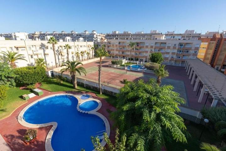 Apartamento en venta en Torrevieja, Playa del Cura photo 0