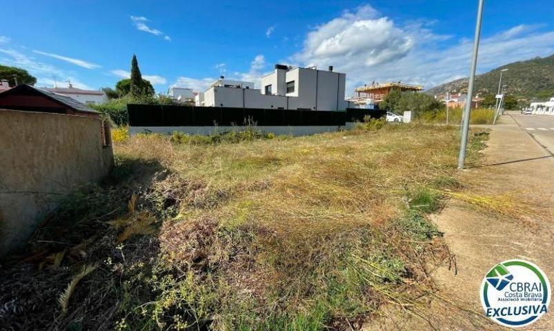 Terreno en venta en Roses photo 0