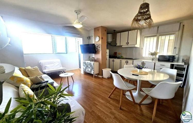 Apartamento en venta en Empuriabrava photo 0