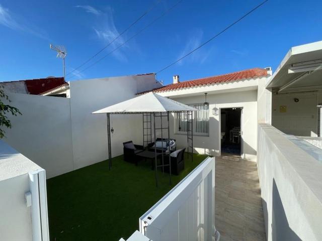 Adosada en venta en Torrevieja photo 0