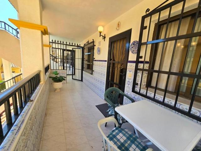 Apartamento en venta en Torrevieja, Mar azul photo 0
