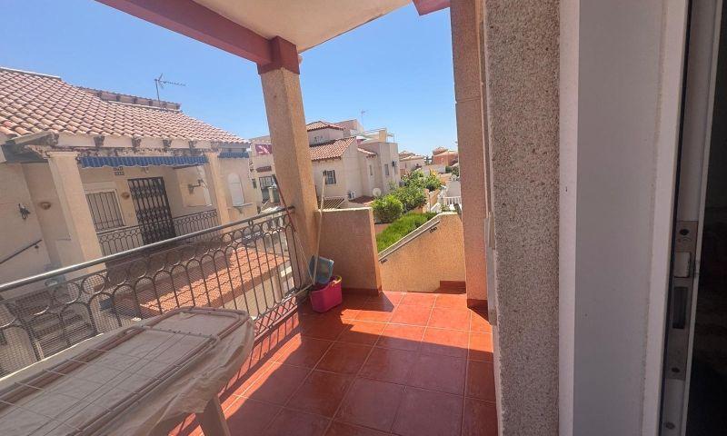 Apartamento en venta en Orihuela Costa, Playa Flamenca photo 0