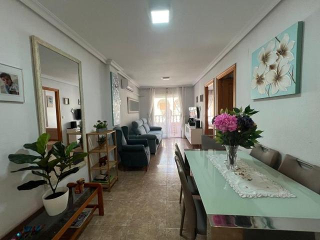 Apartamento en venta en Torrevieja, Playa de los Locos photo 0