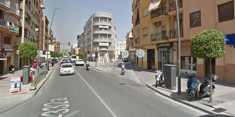 Local comercial en venta en Villajoyosa photo 0