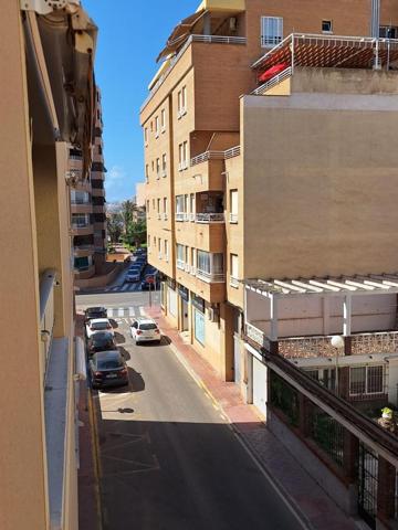 Apartamento en venta en Torrevieja, La Mata photo 0