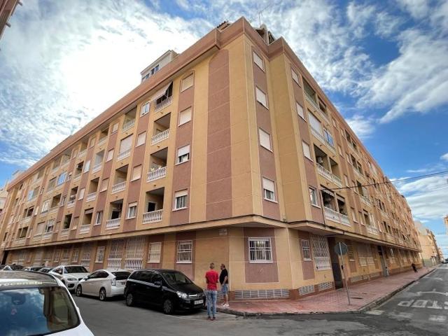 Apartamento en venta en Torrevieja, Parque de las Naciones photo 0