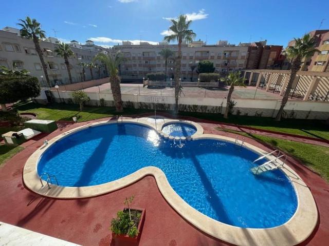 Apartamento en venta en Torrevieja photo 0