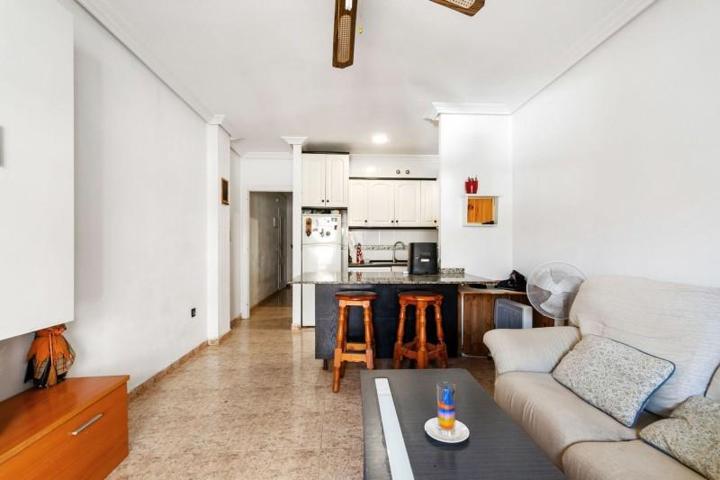 Piso en venta en Torrevieja, Baix Segura photo 0