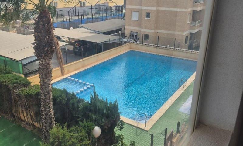 Apartamento en venta en Torrevieja photo 0