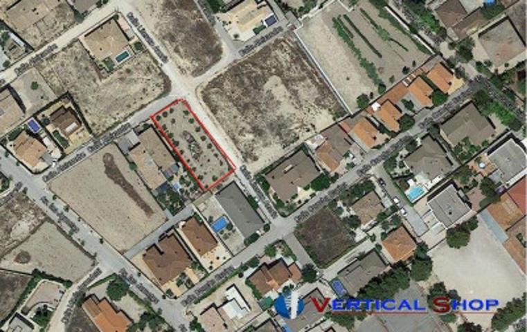 Terreno en venta en Caudete, Avenida de las Jornetas photo 0