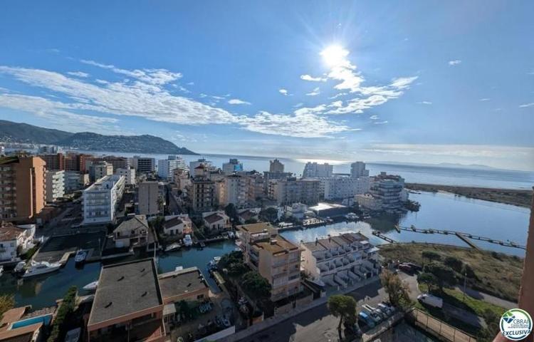 Apartamento en venta en Roses photo 0