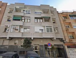 Piso en venta en Cornellà de Llobregat, Gavarra photo 0