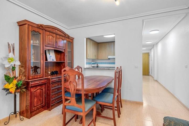 Apartamento en venta en Torrevieja, Centro photo 0