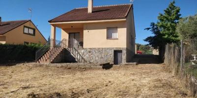 Chalet en venta en Zarzuela del Monte photo 0