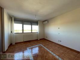 Piso en venta en Yecla photo 0