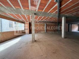 Local comercial en venta en Tremp photo 0